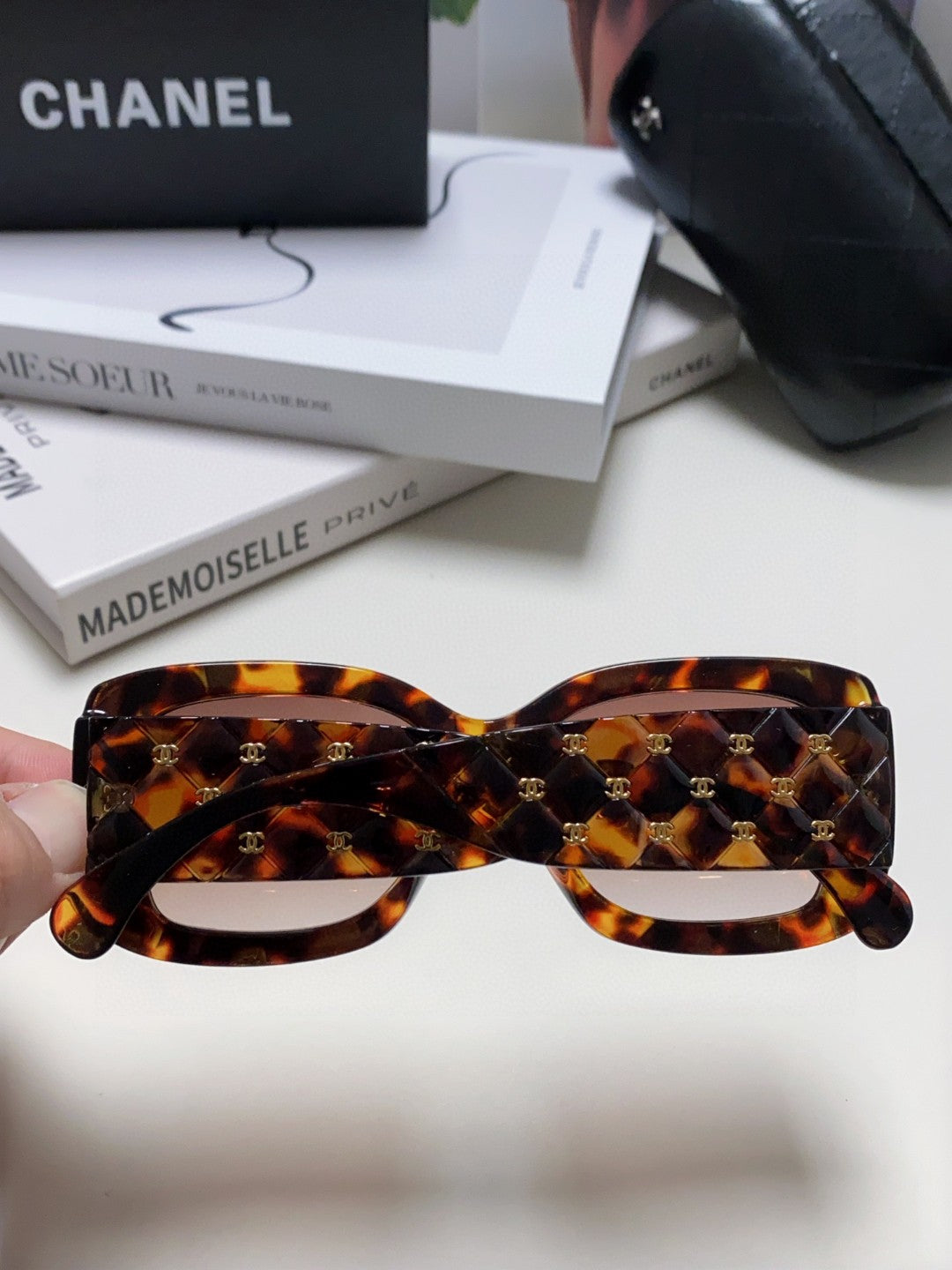 Chanel Fashion Red Lens Sunglasses for Men & Women - 448939 - detail image 6