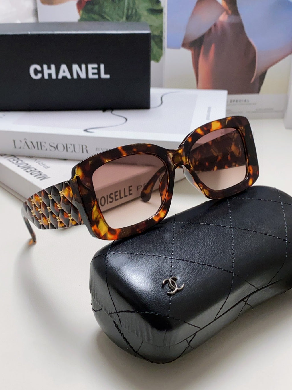 Chanel Fashion Red Lens Sunglasses for Men & Women - 448939 - detail image 9