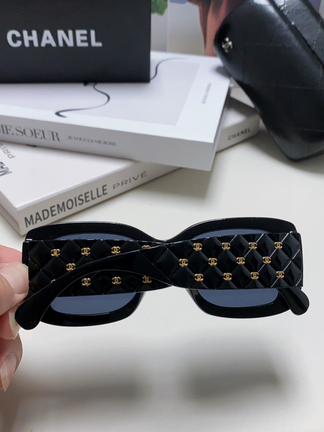 Chanel Fashion Gold Lens Sunglasses for Men & Women - 448940 - detail image 6