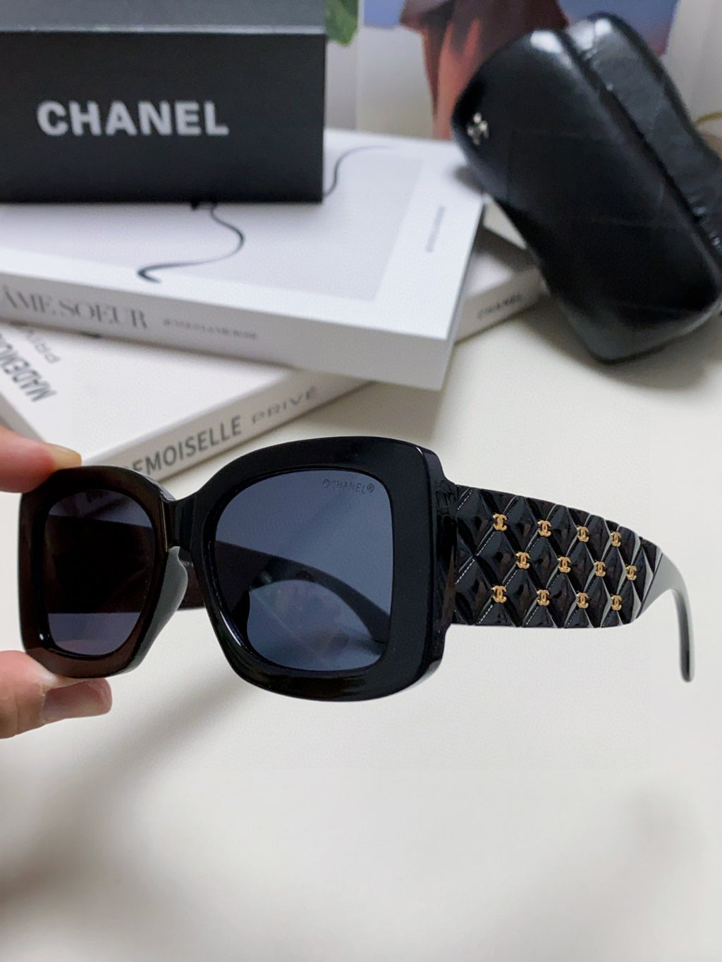 Chanel Fashion Gold Lens Sunglasses for Men & Women - 448940 - detail image 7