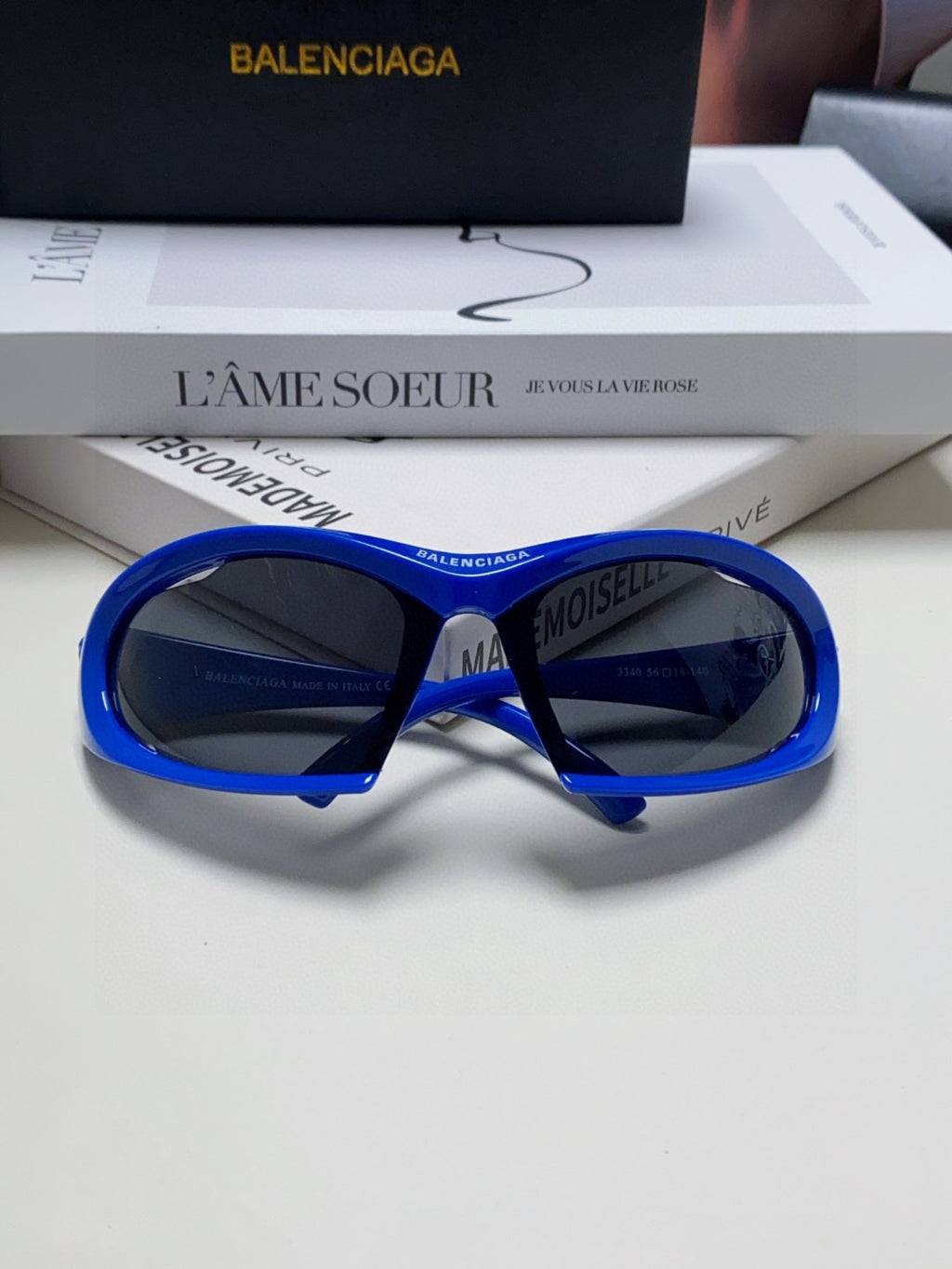 Balenciaga BB0318S Fashion Blue Lens Sunglasses for Men & Women - 382922 - detail image 6