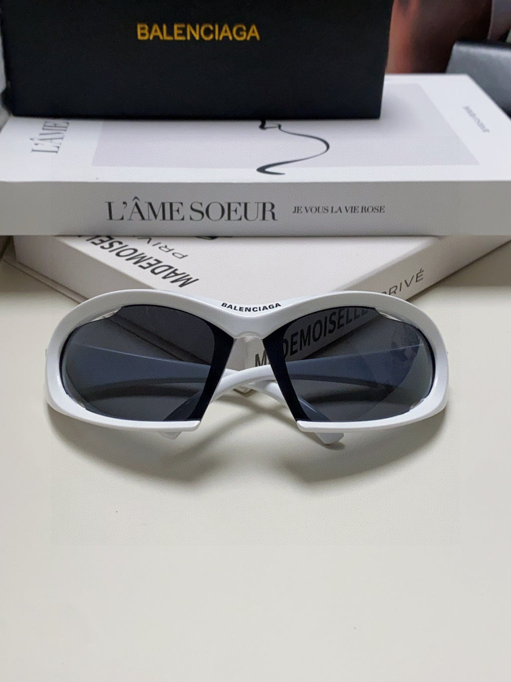 Balenciaga BB0318S Fashion Blue Lens Sunglasses for Men & Women - detail image 6