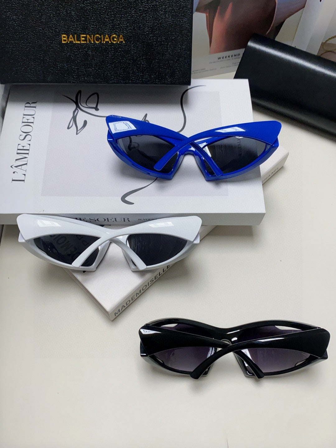 Balenciaga BB0318S Fashion Blue Lens Sunglasses for Men & Women - detail image 8