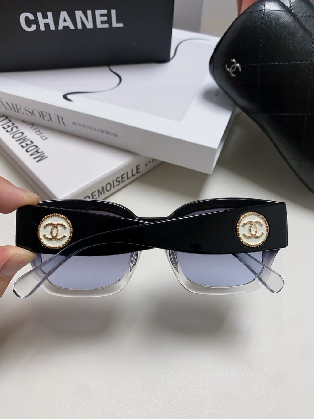 Chanel Fashion Gray Lens Sunglasses for Men & Women - 465043 - detail image 4
