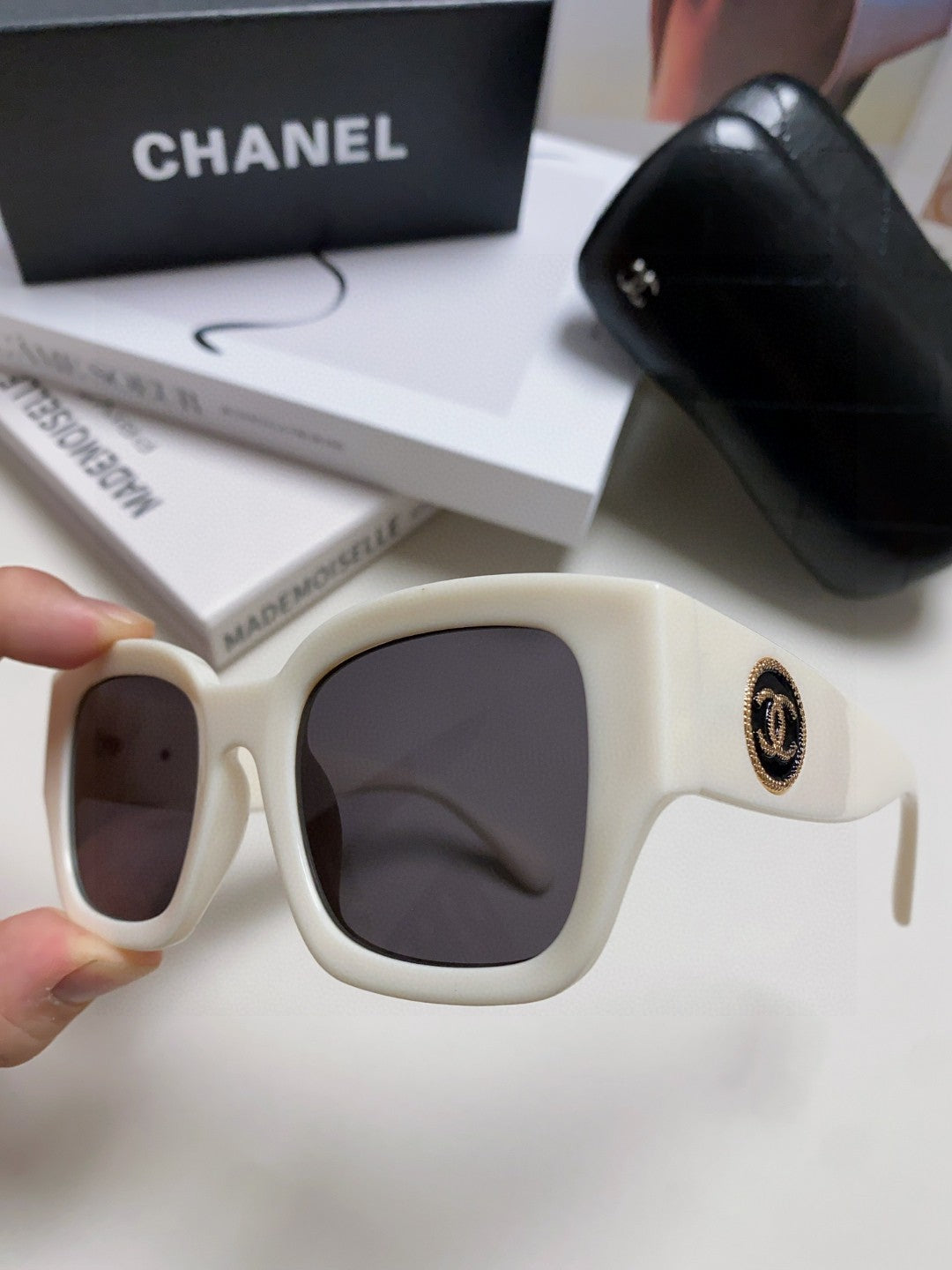 Chanel Fashion Gray Lens Sunglasses for Men & Women - 465044 - detail image 5