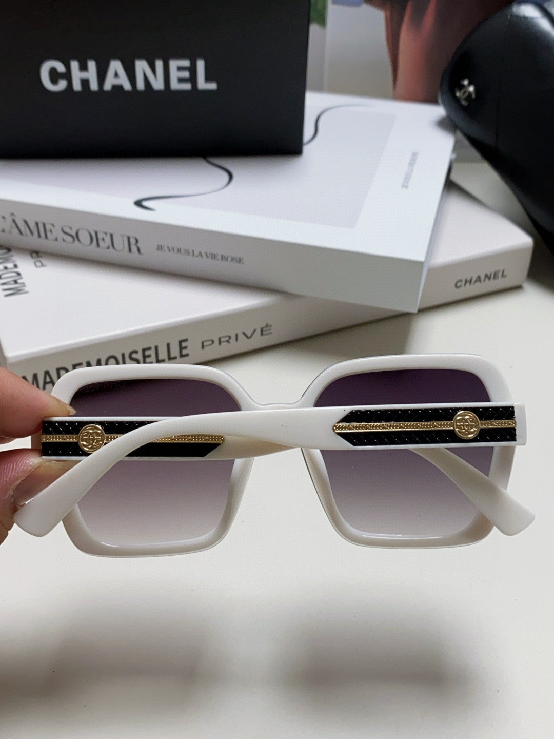 Chanel Polarized Fashion Silver Lens Sunglasses for Men & Women - 465065 - detail image 4