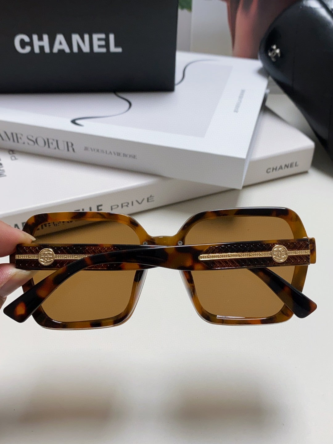 Chanel Polarized Fashion Brown Lens Sunglasses for Men & Women - 465066 - detail image 4