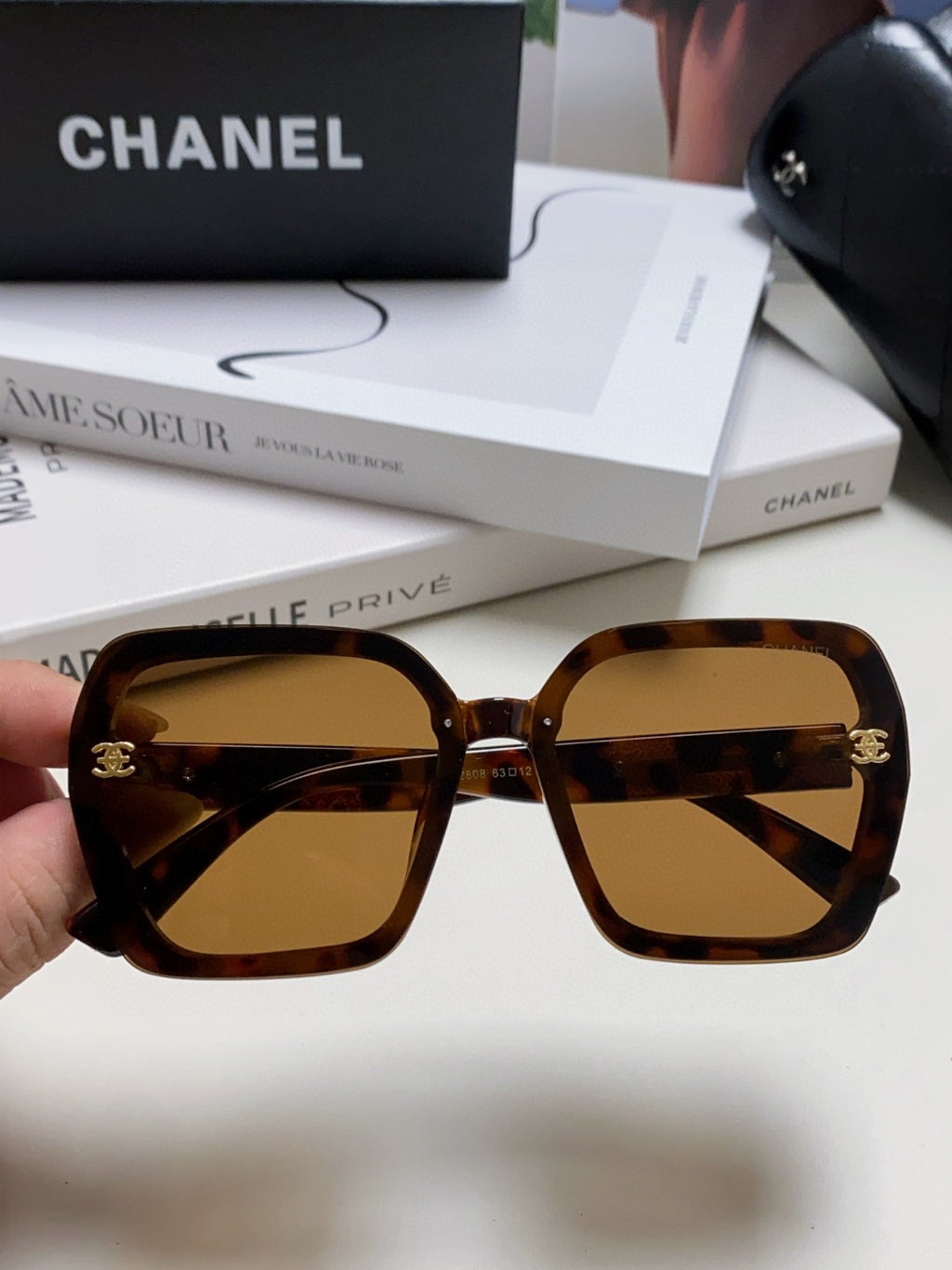 Chanel Polarized Fashion Brown Lens Sunglasses for Men & Women - 465066 - detail image 3