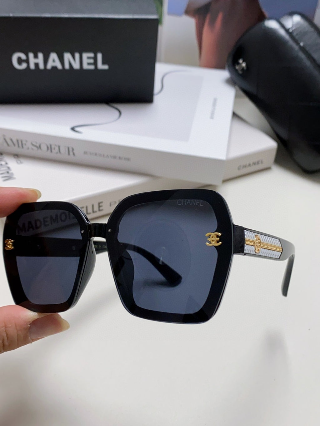 Chanel Polarized Fashion Black Lens Sunglasses for Men & Women - 465067 - detail image 5