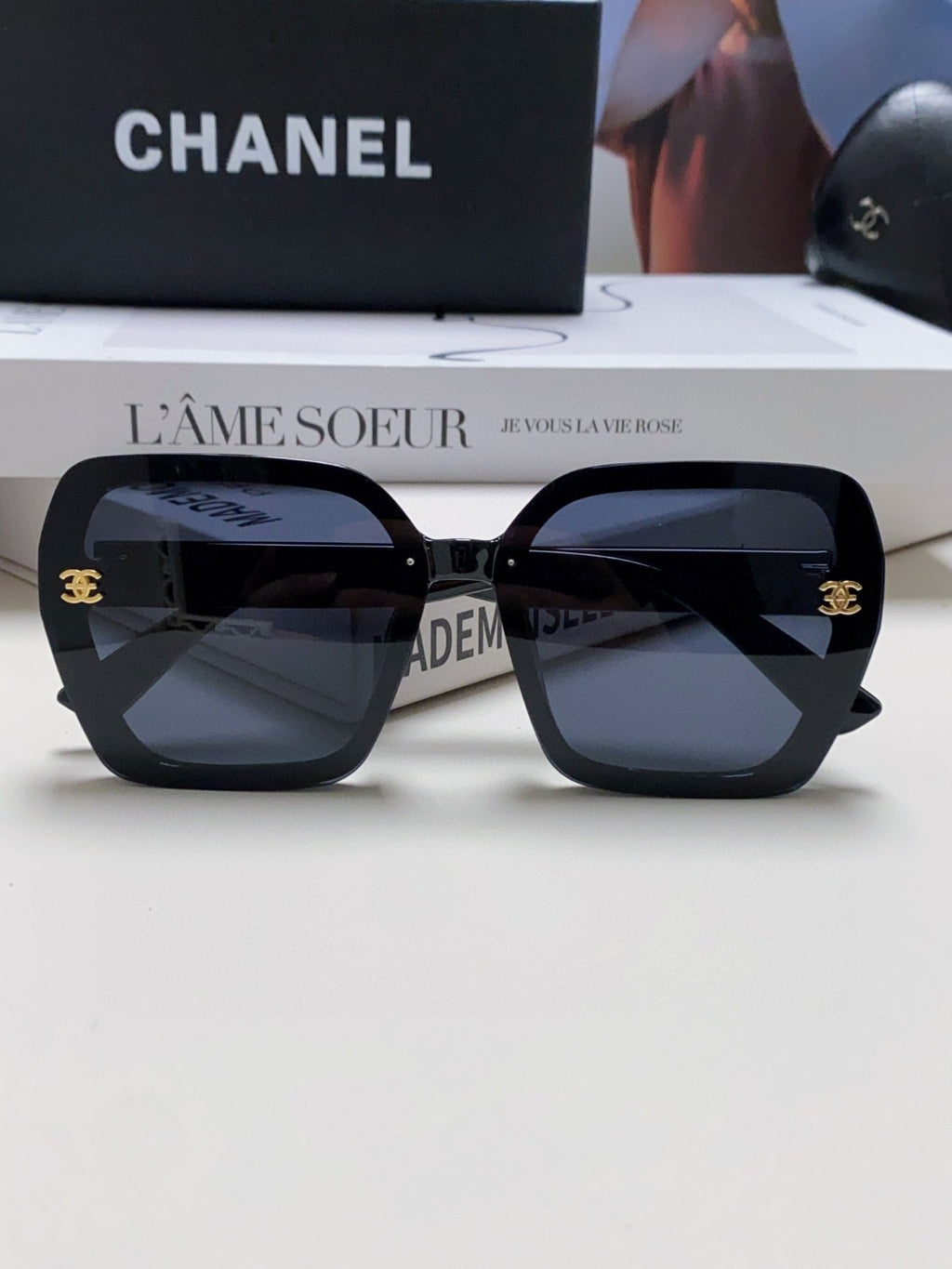 Chanel Polarized Fashion Black Lens Sunglasses for Men & Women - 465067 - detail image 6