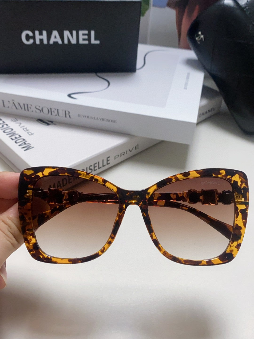 Chanel CH5445H Fashion Red Lens Sunglasses for Men & Women - detail image 3