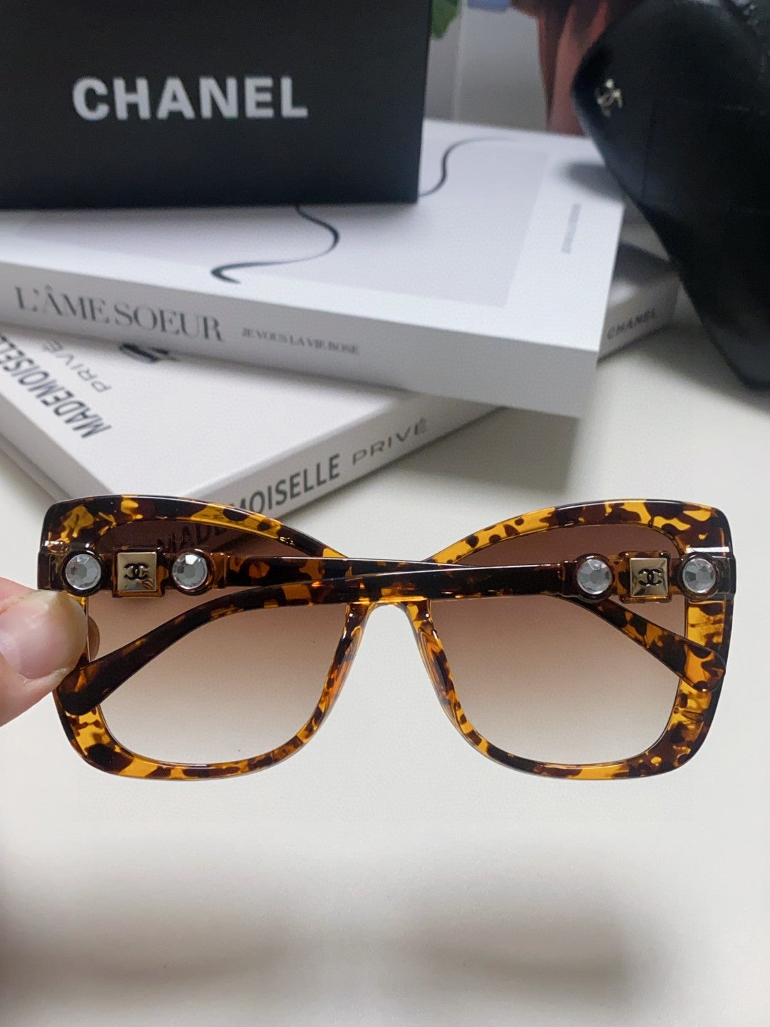 Chanel CH5445H Fashion Red Lens Sunglasses for Men & Women - detail image 4