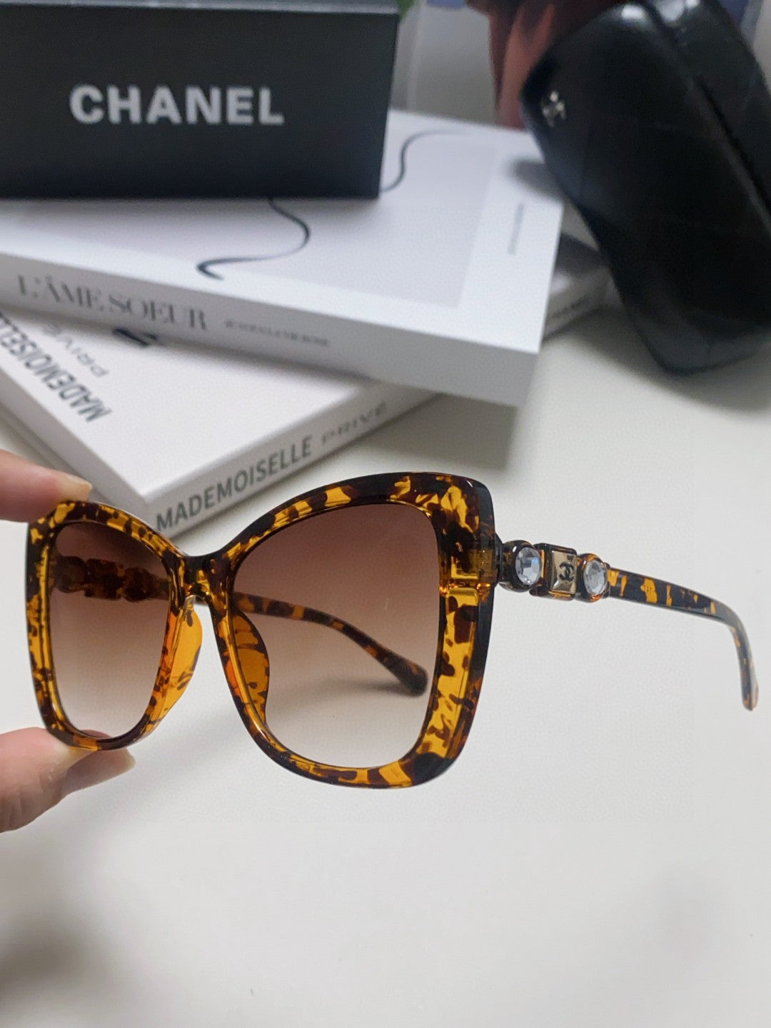 Chanel CH5445H Fashion Red Lens Sunglasses for Men & Women - detail image 5