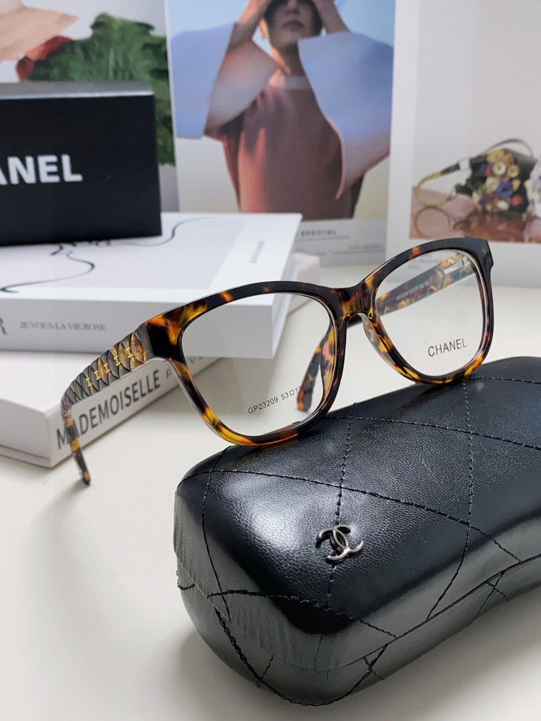 Chanel Fashion Gray Lens Sunglasses for Women - 465071 - detail image 7