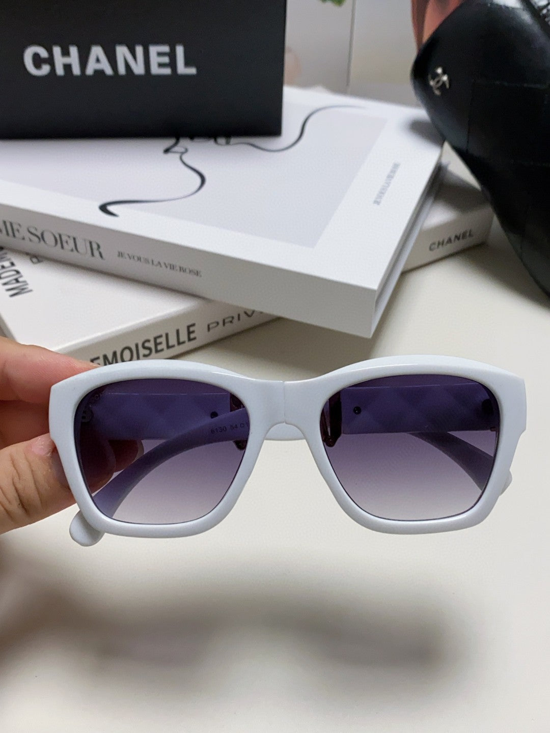 Chanel Folding Fashion Silver Lens Sunglasses for Men & Women - detail image 3