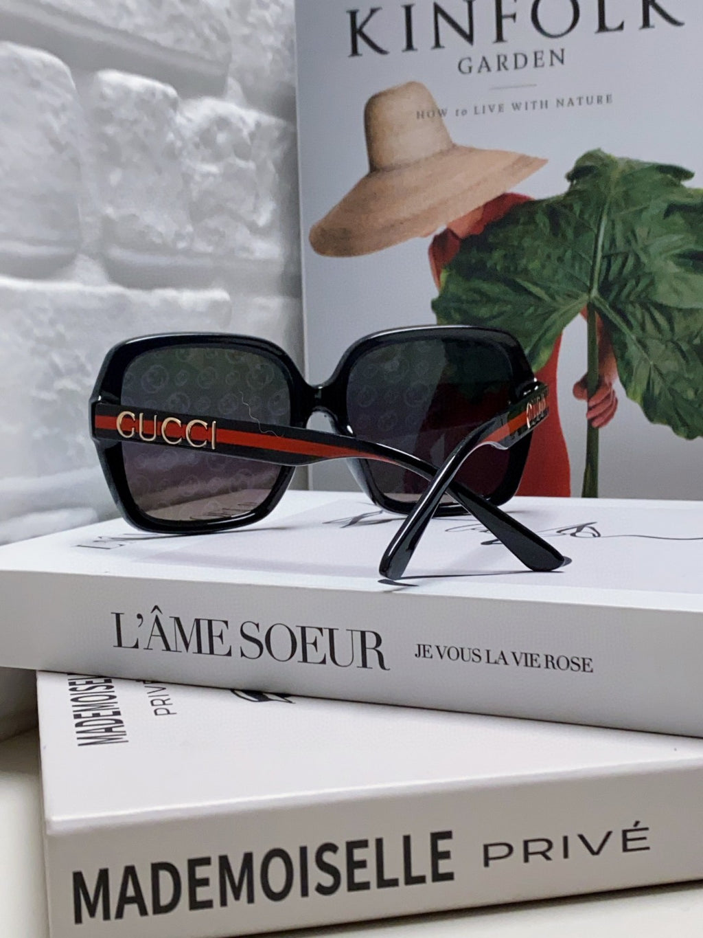 Gucci Polarized Fashion Blue Lens Sunglasses for Men & Women - detail image 2