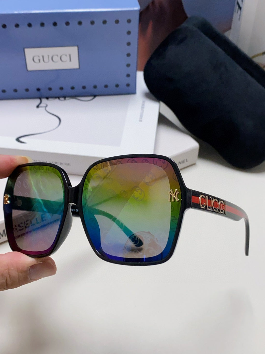 Gucci Polarized Fashion Blue Lens Sunglasses for Men & Women - detail image 5