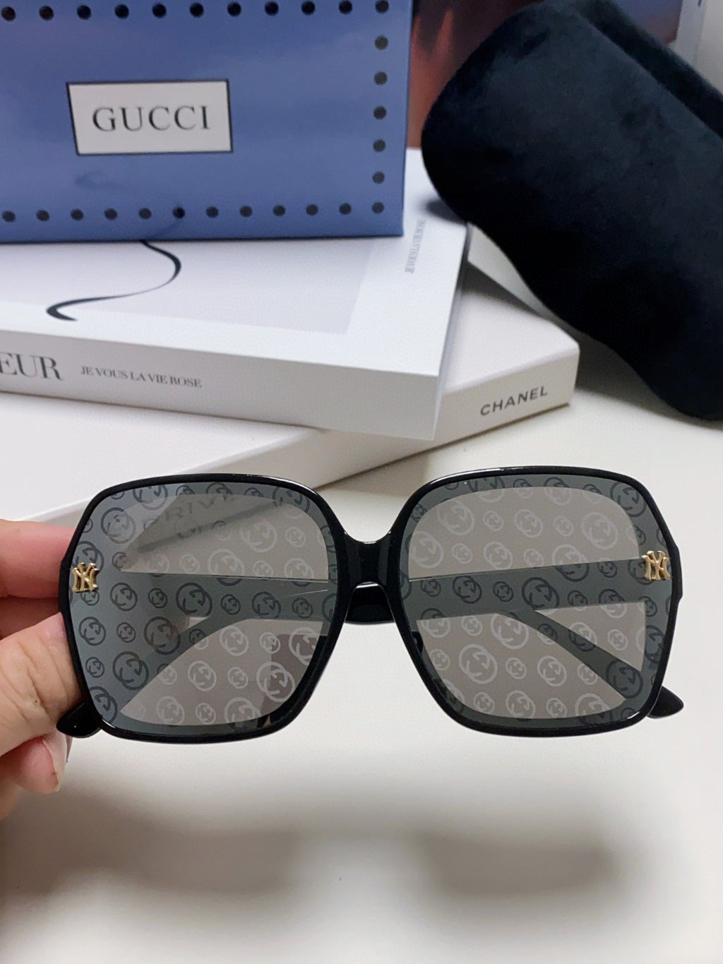 Gucci Polarized Fashion Silver Lens Sunglasses for Men & Women - 464852 - detail image 3
