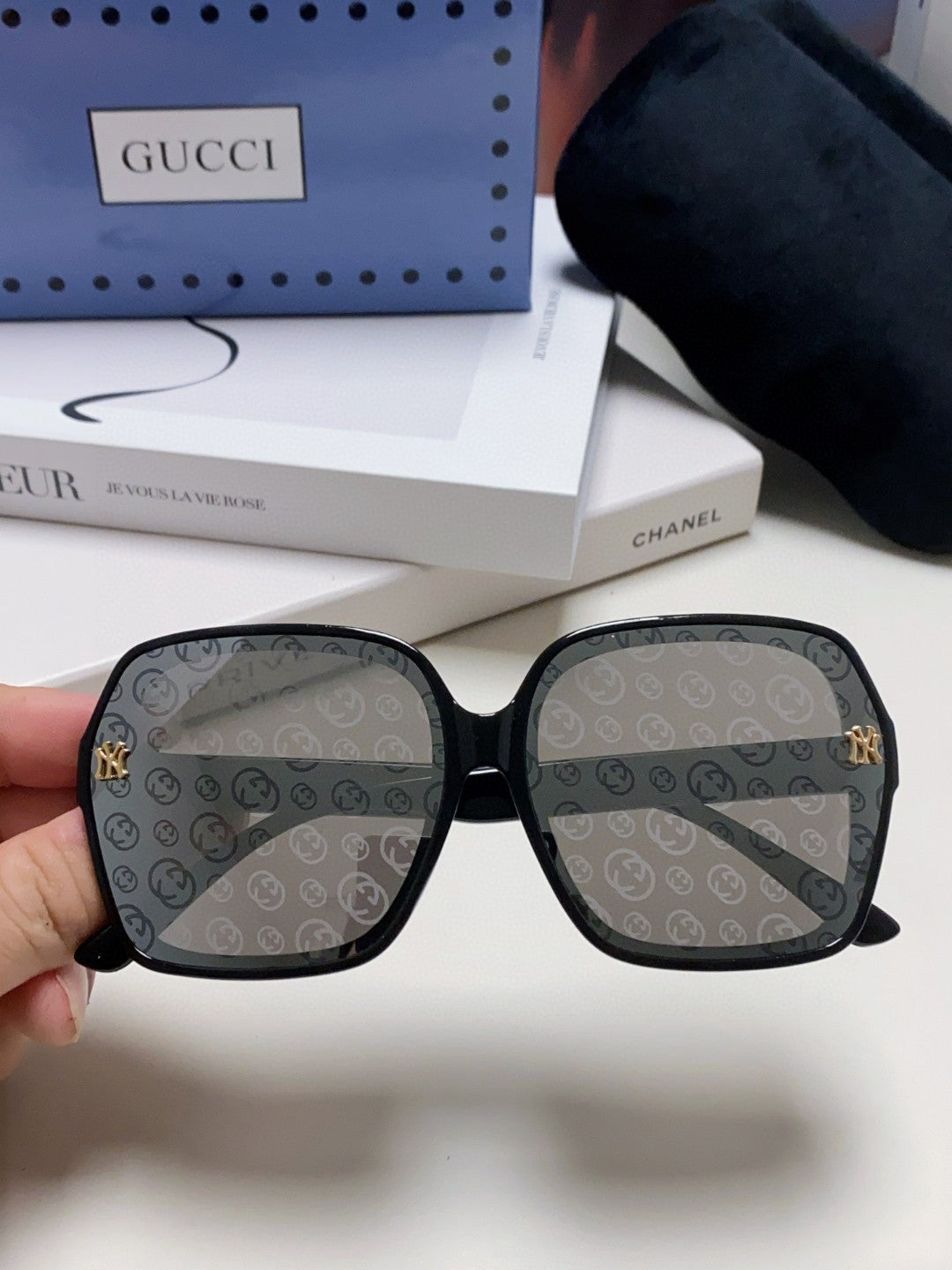 Gucci Polarized Fashion Silver Lens Sunglasses for Men & Women - 464852 - detail image 3