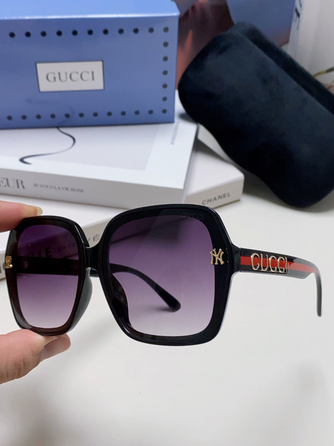 Gucci Polarized Fashion Silver Lens Sunglasses for Men & Women - 464853 - detail image 5
