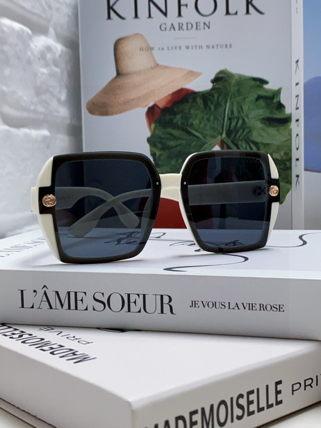 Gucci Polarized Fashion Black Lens Sunglasses for Men & Women - 464849