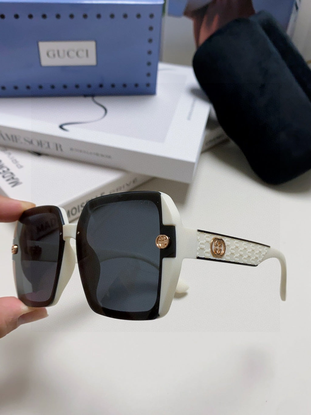 Gucci Polarized Fashion Black Lens Sunglasses for Men & Women - 464849 - detail image 5