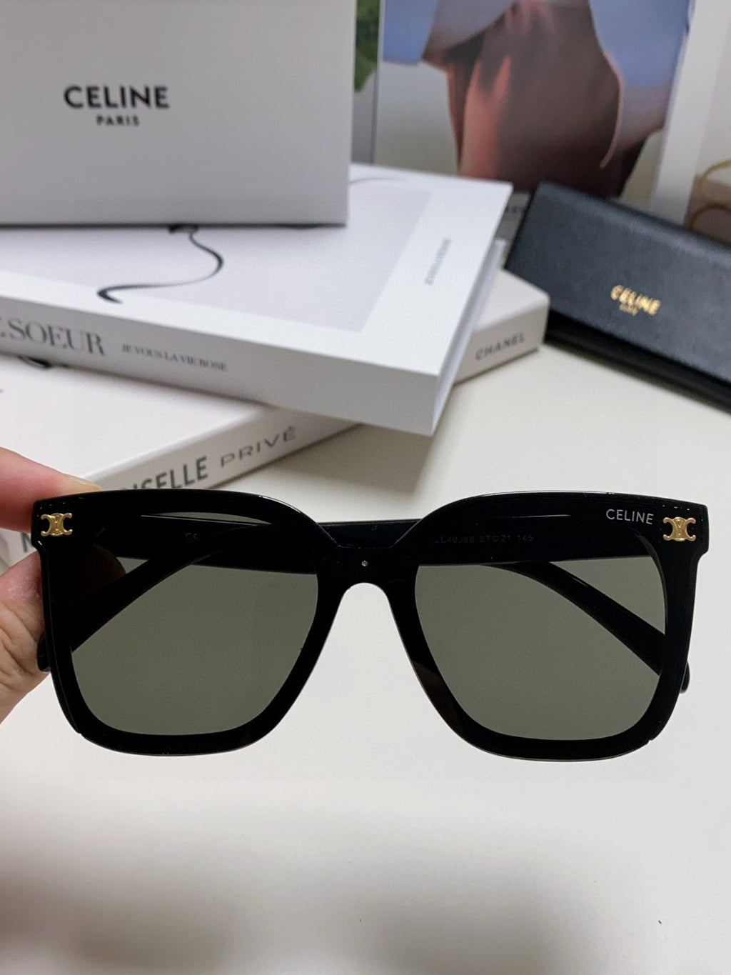 Celine Fashion Black Lens Sunglasses for Men & Women - 486942 - detail image 3