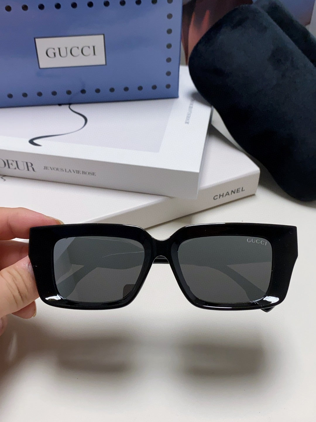 Gucci GG1529S Fashion Silver Lens Sunglasses for Men & Women - 493344 - detail image 3