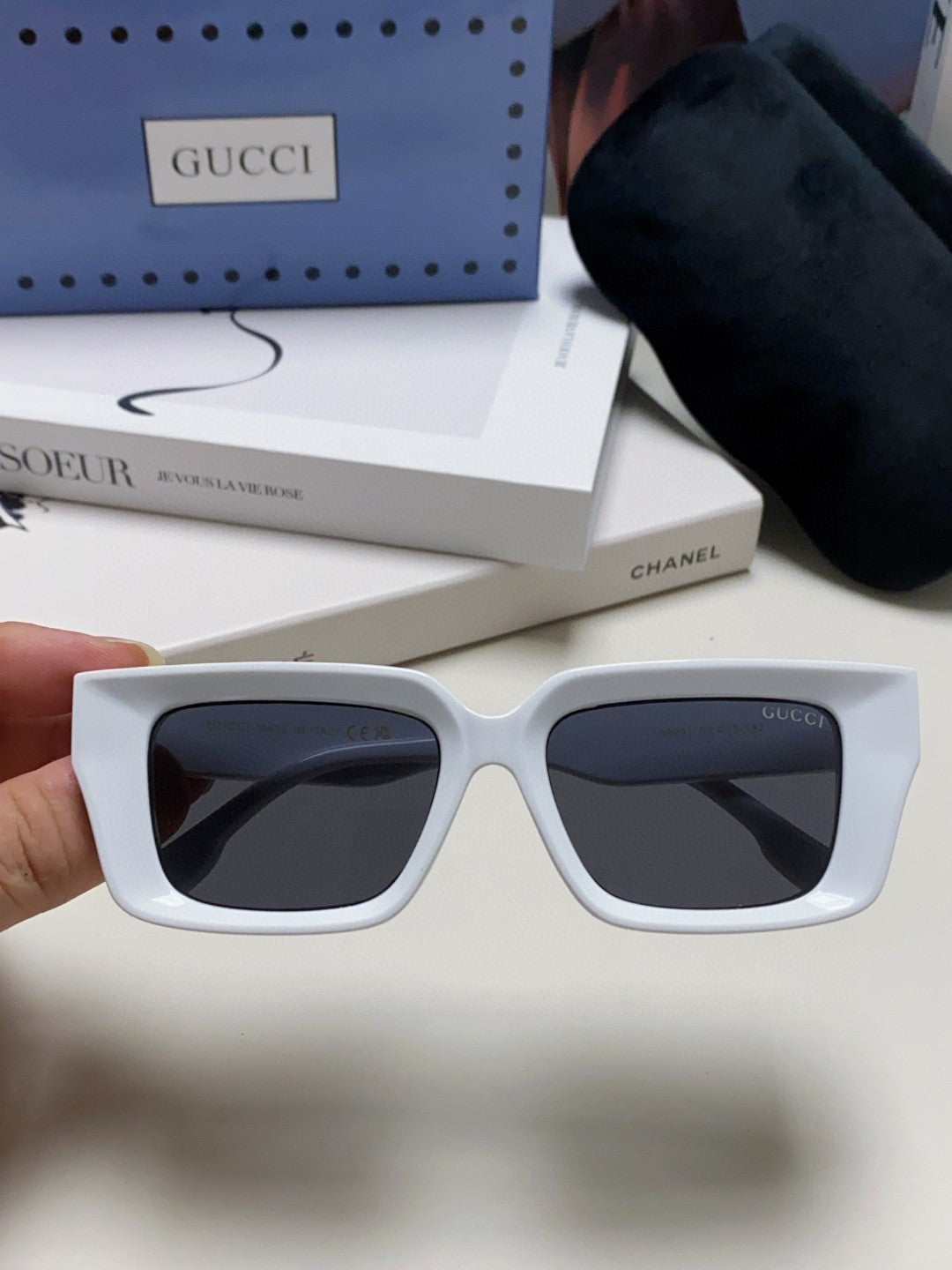 Gucci GG1529S Fashion Silver Lens Sunglasses for Men & Women - 493345 - detail image 3