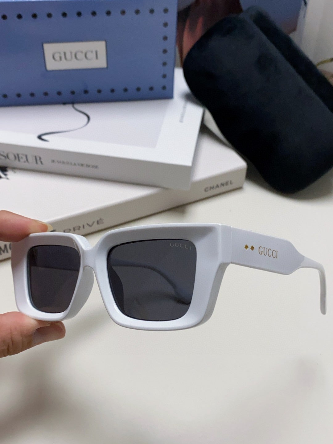 Gucci GG1529S Fashion Silver Lens Sunglasses for Men & Women - 493345 - detail image 5