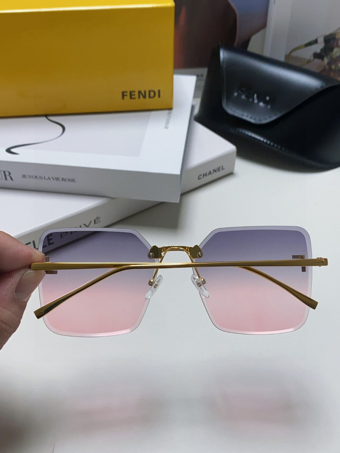 Fendi FE4082US Lightweight Metal Rimless Gray Lens Sunglasses for Men - 372454 - detail image 4