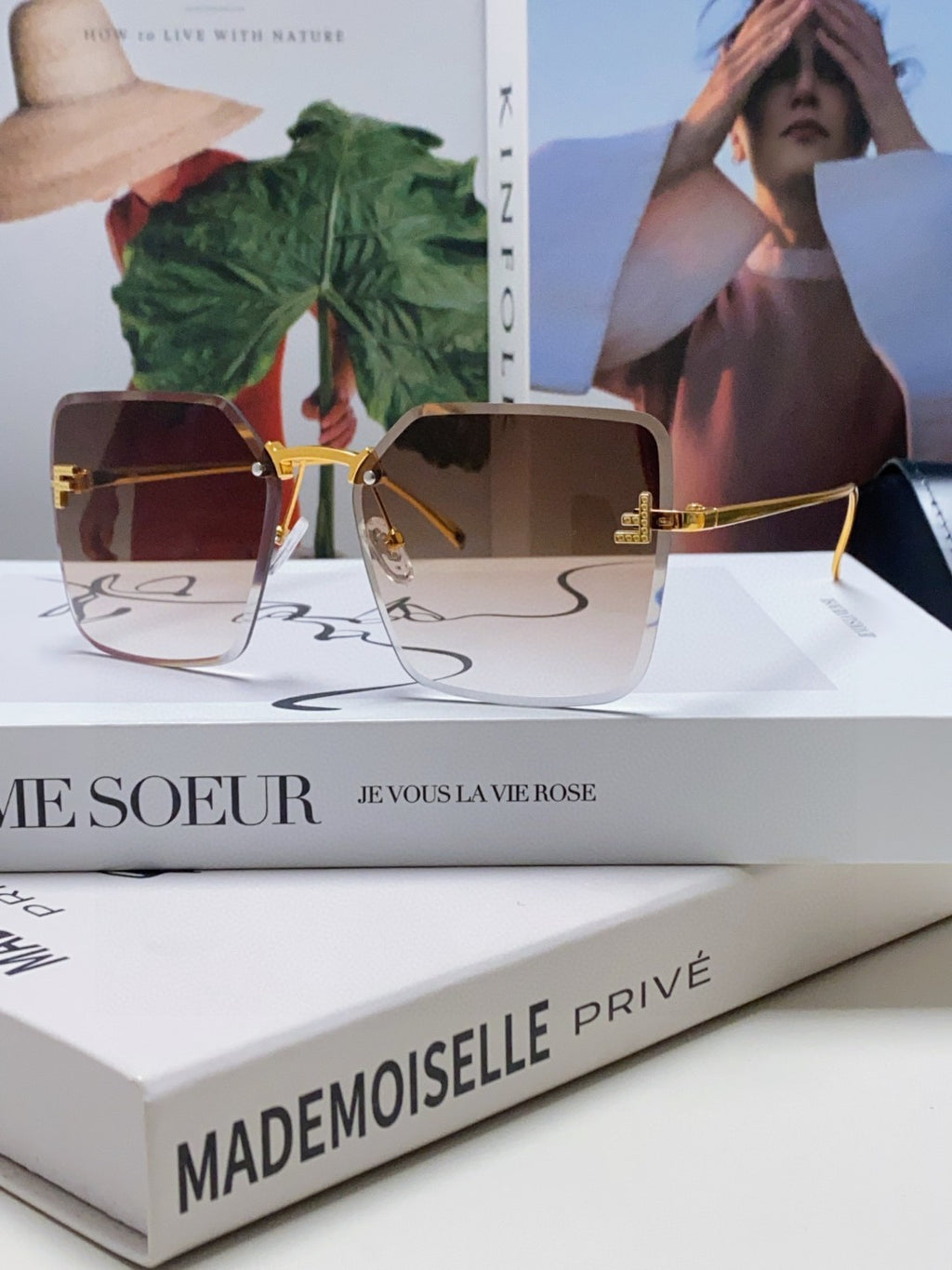 Fendi FE4082US Lightweight Metal Rimless Gold Lens Sunglasses for Men & Women - detail image 2