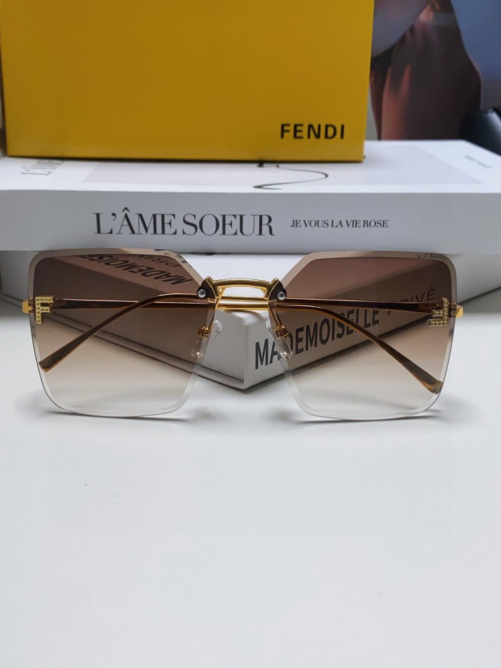 Fendi FE4082US Lightweight Metal Rimless Gold Lens Sunglasses for Men & Women - detail image 8