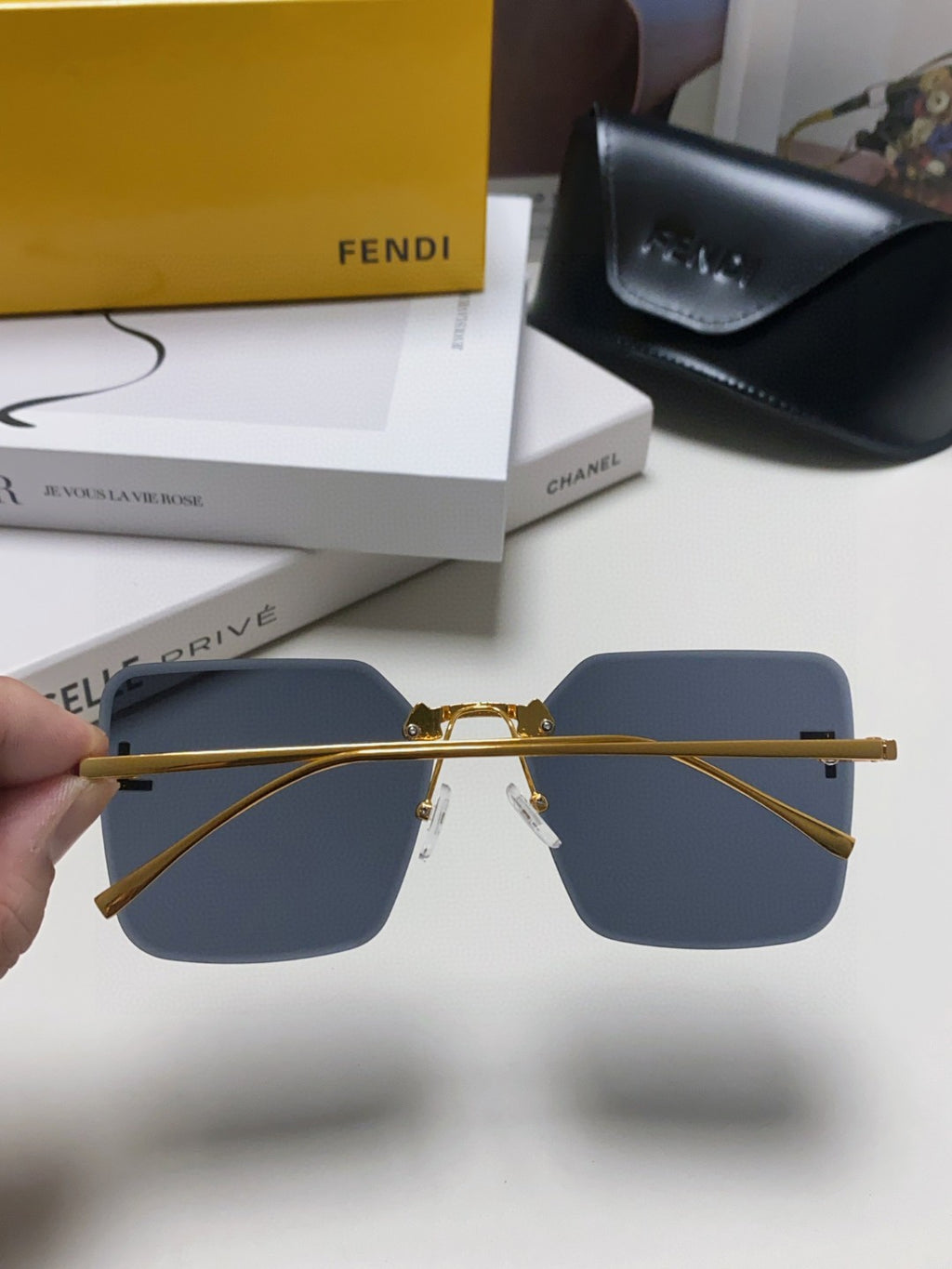 Fendi FE4082US Lightweight Metal Rimless Gray Lens Sunglasses for Men & Women - detail image 6