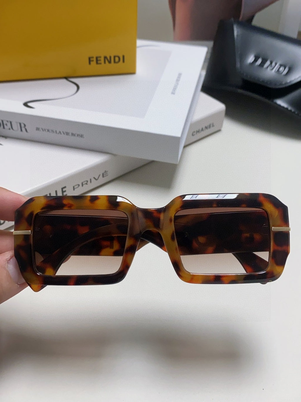 Fendi Square Gold Lens Sunglasses for Men & Women - detail image 3