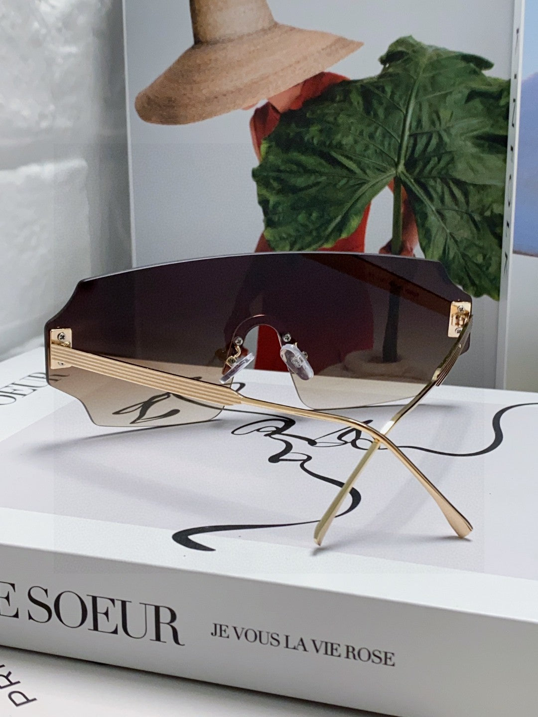 Fendi Lightweight Rimless Red Lens Sunglasses for Men & Women - 399282