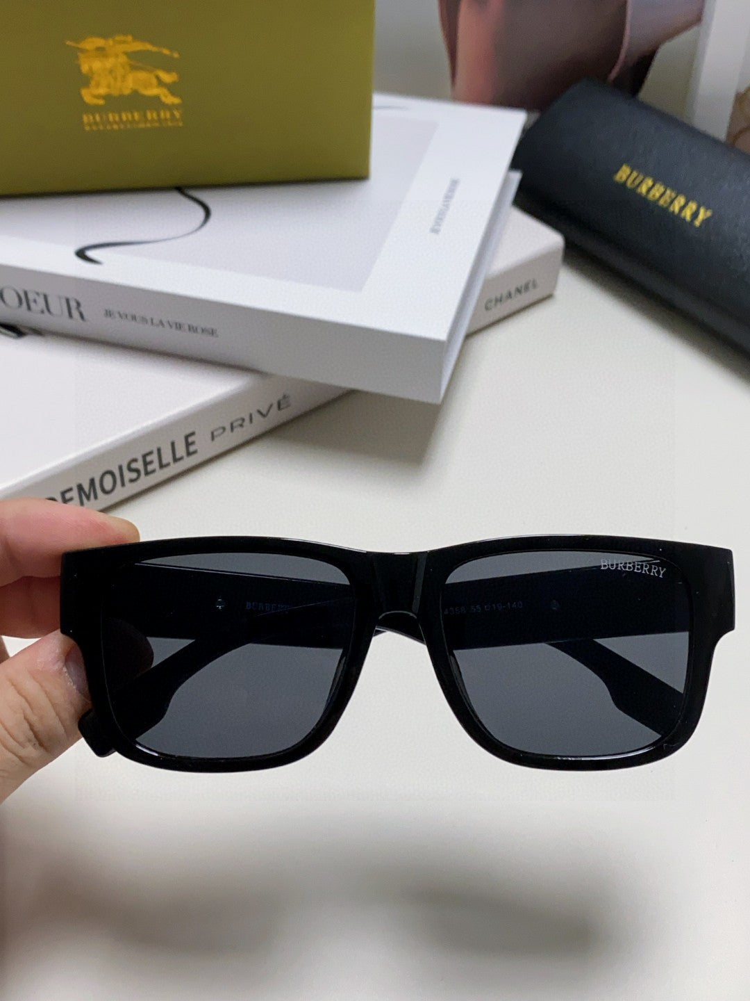 Burberry Fashion Blue Lens Sunglasses for Men & Women - 372331 - detail image 3
