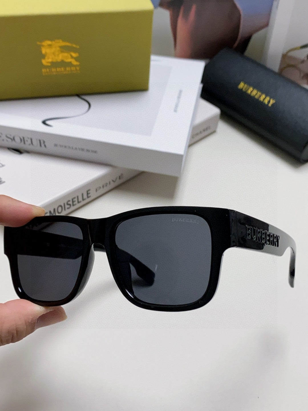 Burberry Fashion Blue Lens Sunglasses for Men & Women - 372331 - detail image 5