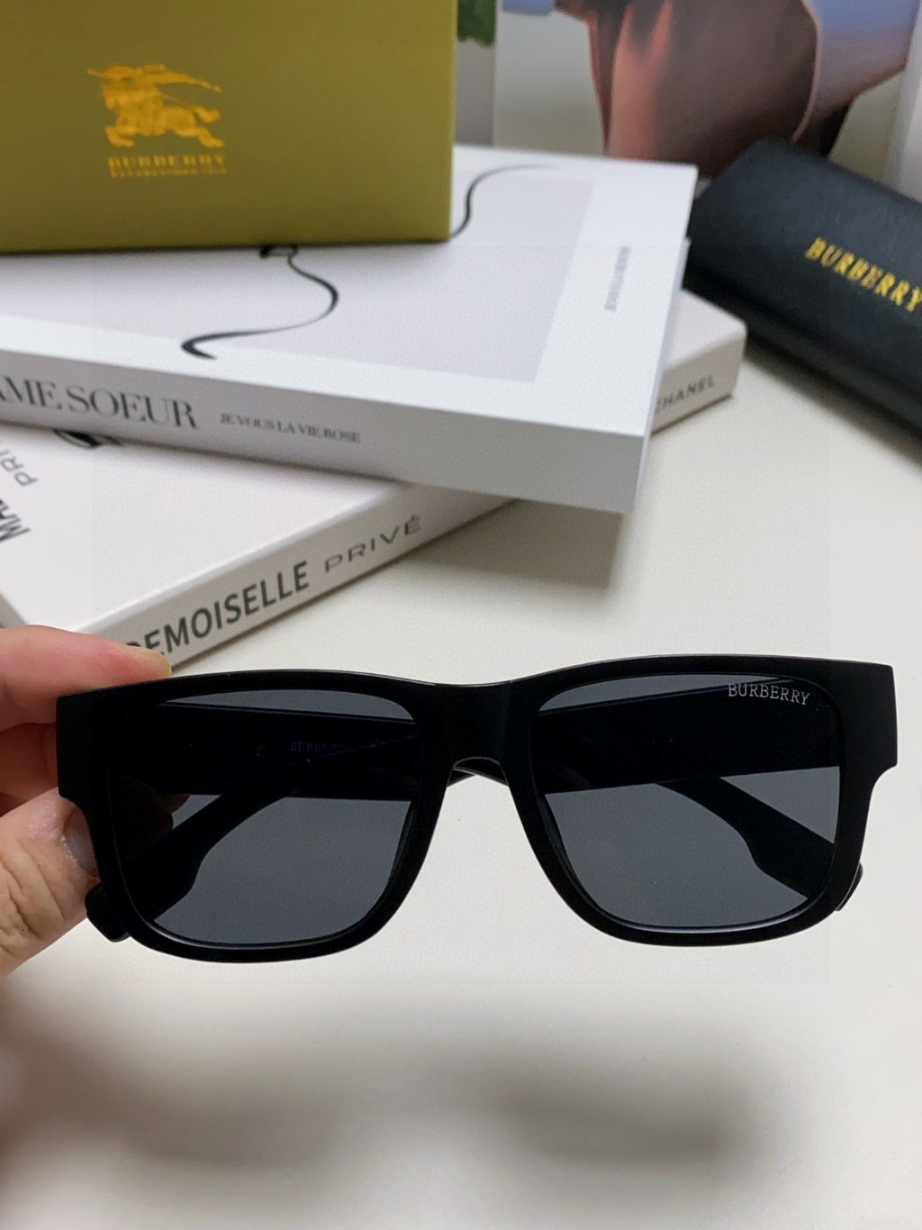 Burberry Fashion Black Lens Sunglasses for Men & Women - 372332 - detail image 5