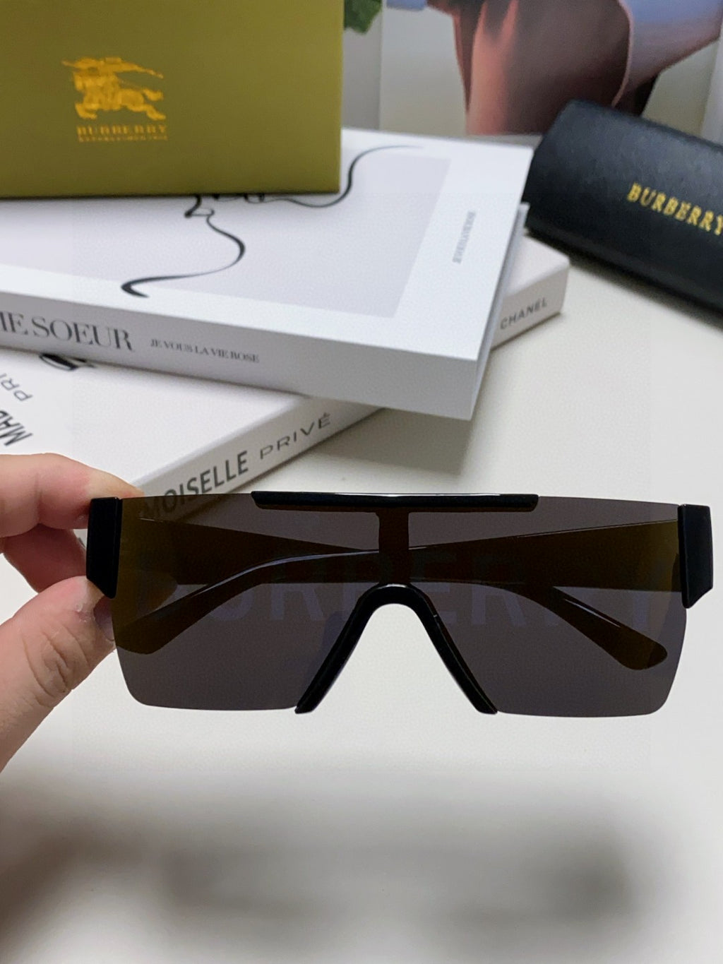 Burberry Fashion Silver Lens Sunglasses for Men & Women - 372323 - detail image 3