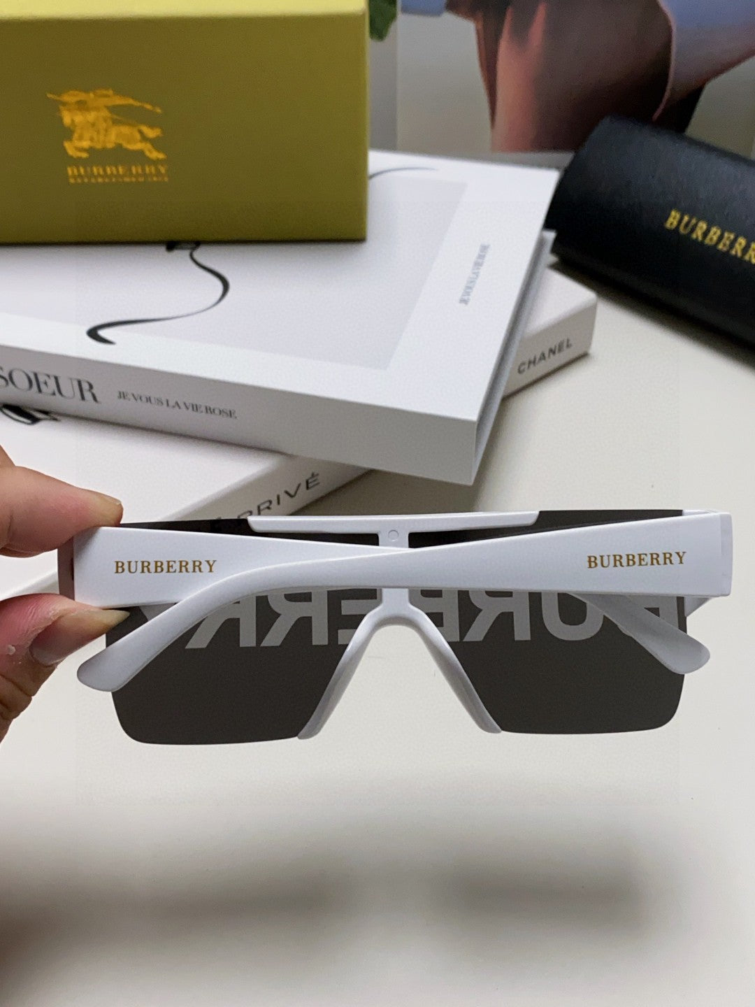 Burberry Fashion Black Lens Sunglasses for Men & Women - 372324 - detail image 4