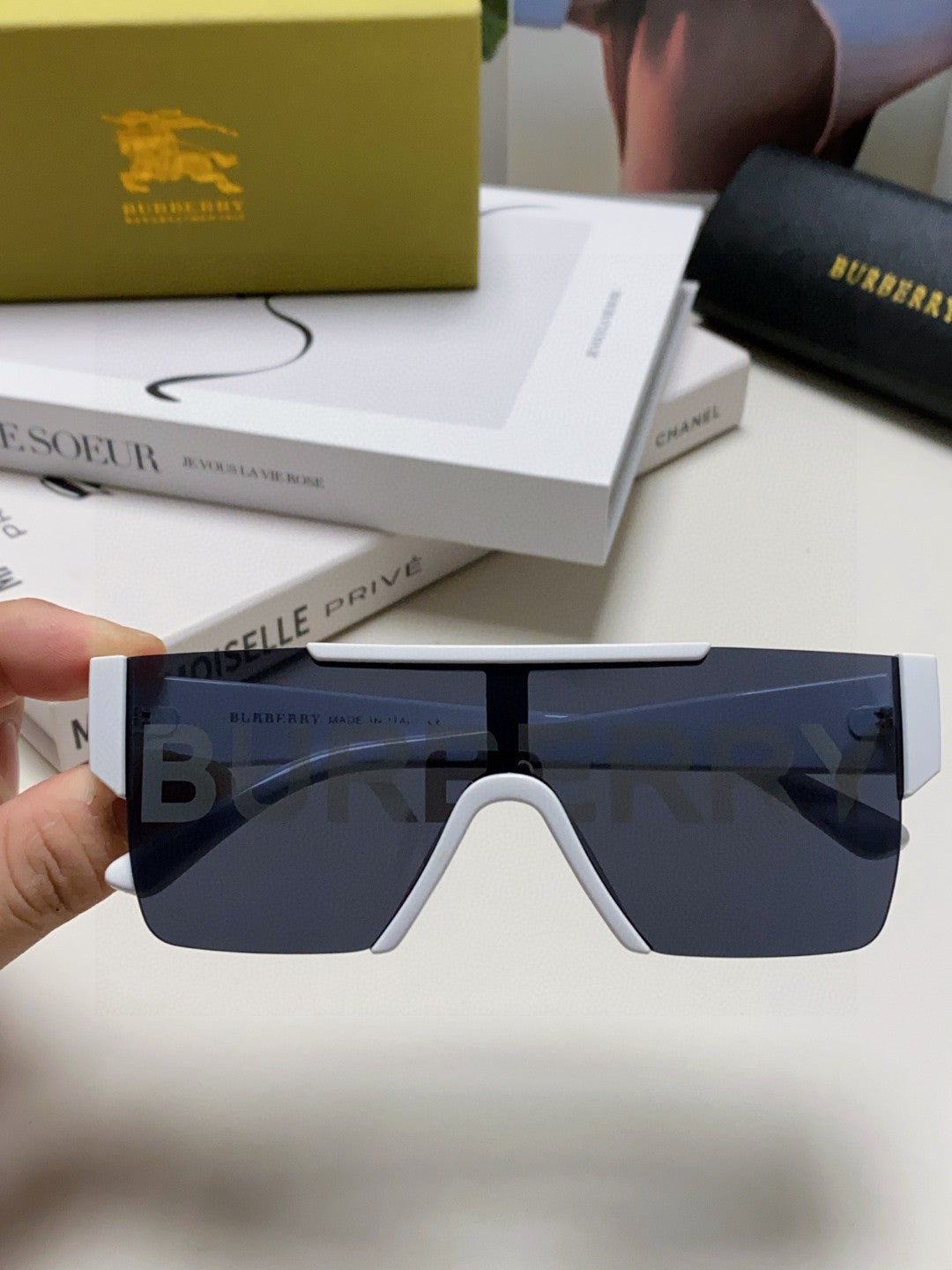 Burberry Fashion Red Lens Sunglasses for Men & Women - 372326 - detail image 3