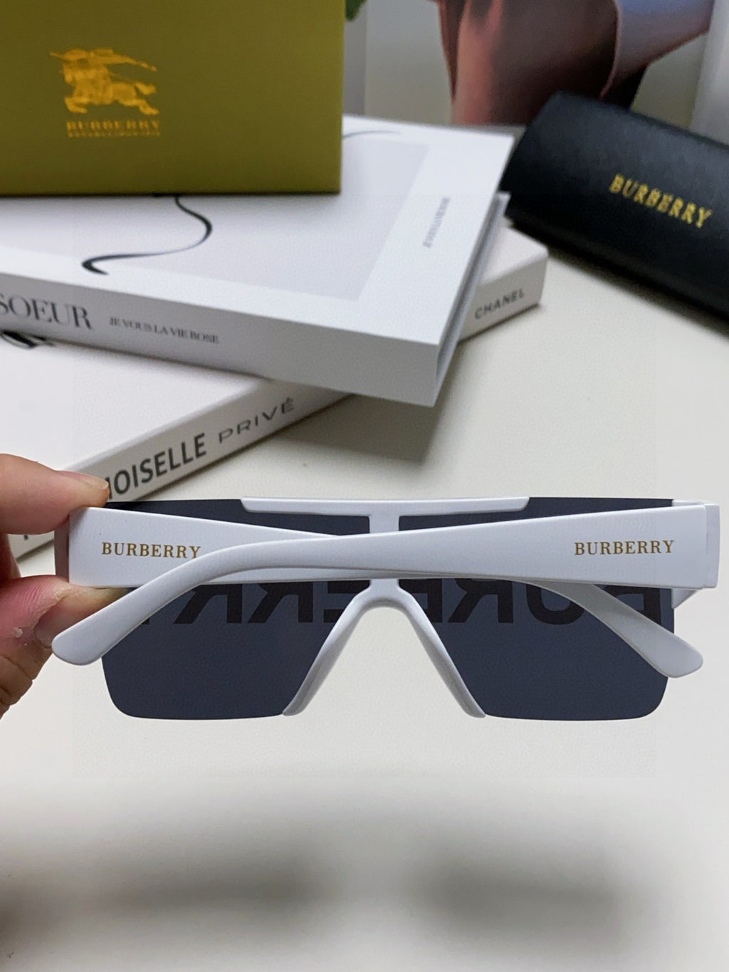 Burberry Fashion Red Lens Sunglasses for Men & Women - 372326 - detail image 4