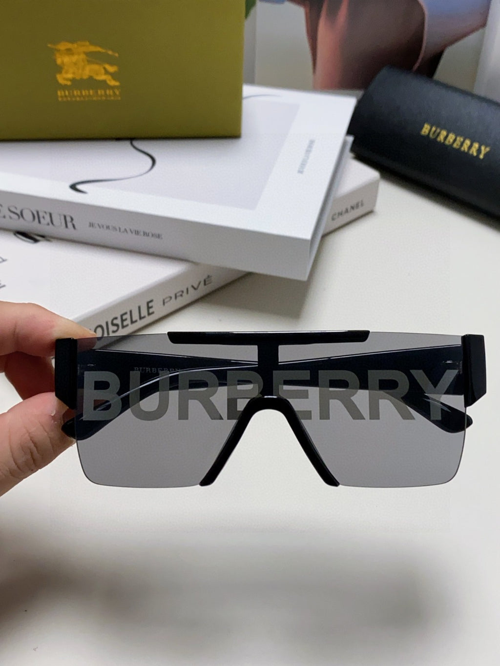 Burberry Fashion Silver Lens Sunglasses for Men & Women - 372327 - detail image 3