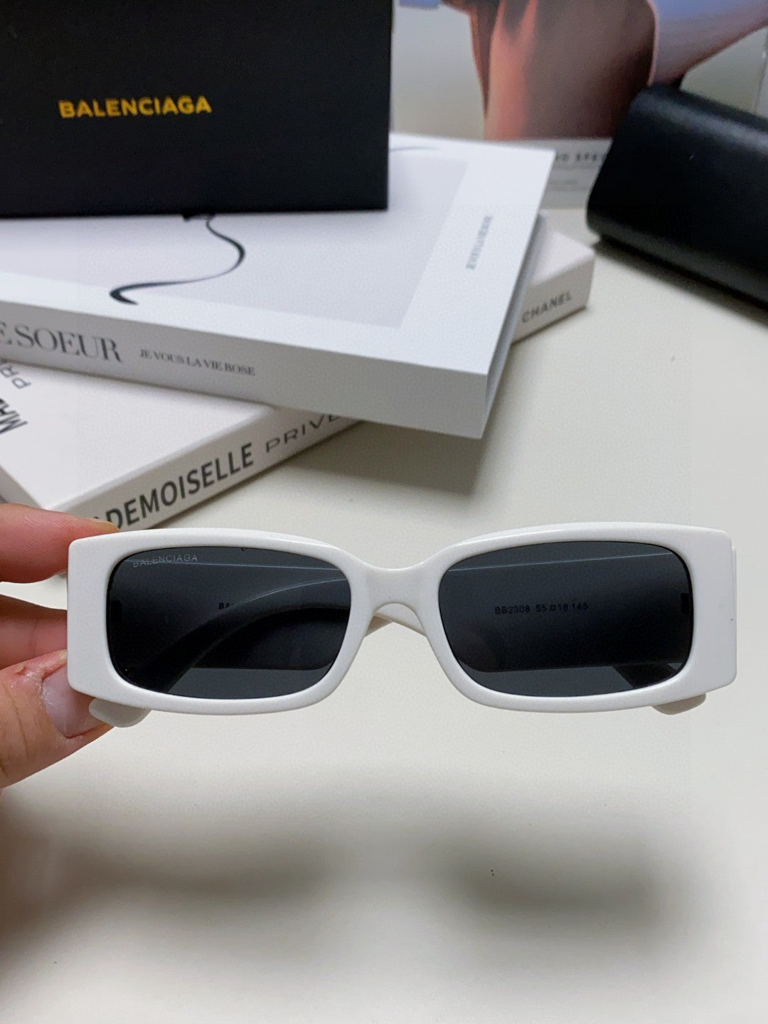 Balenciaga Fashion Gray Lens Sunglasses for Men & Women - detail image 3