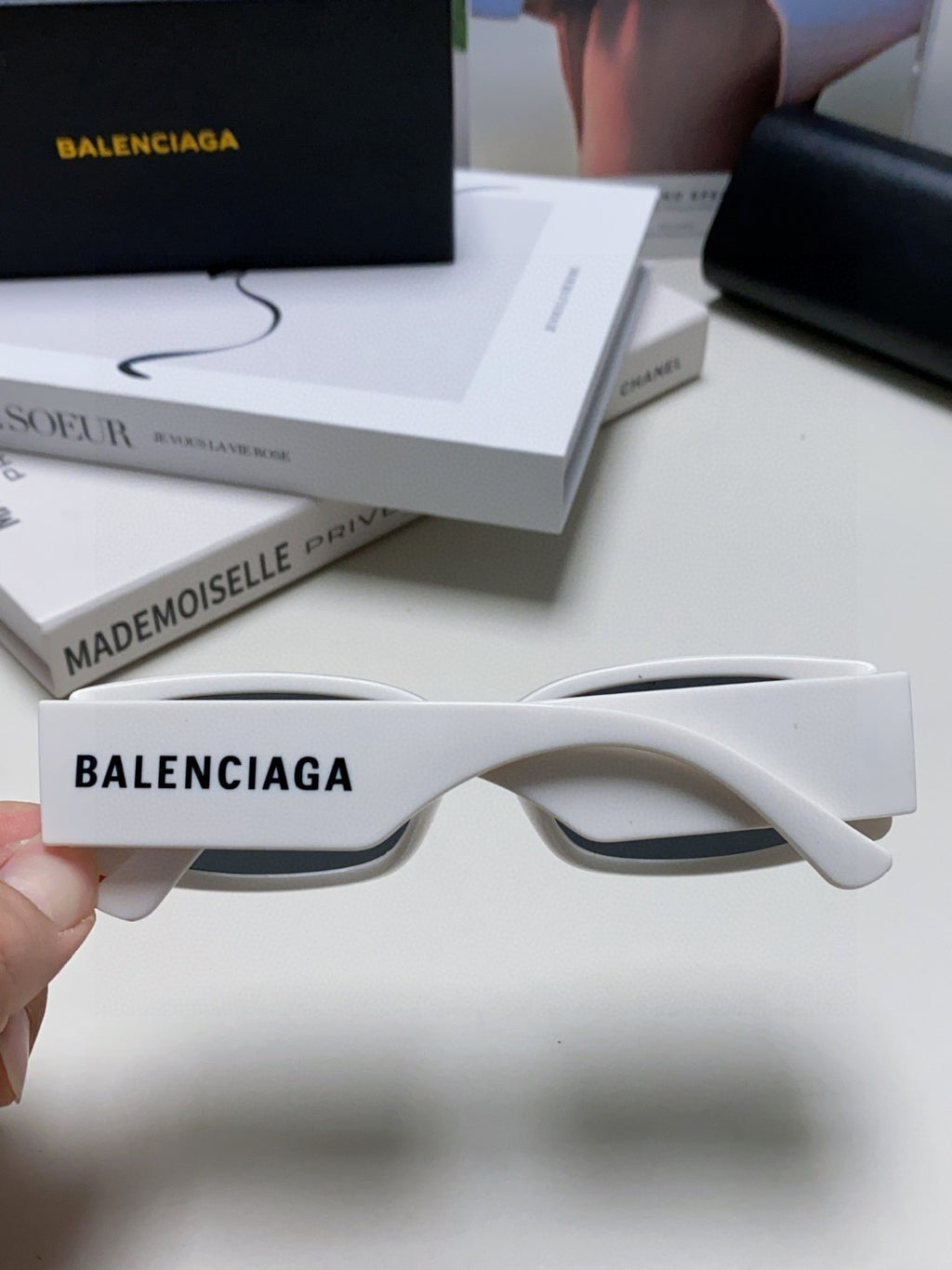 Balenciaga Fashion Gray Lens Sunglasses for Men & Women - detail image 4