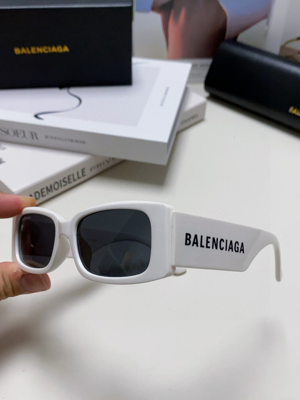 Balenciaga Fashion Gray Lens Sunglasses for Men & Women - detail image 5