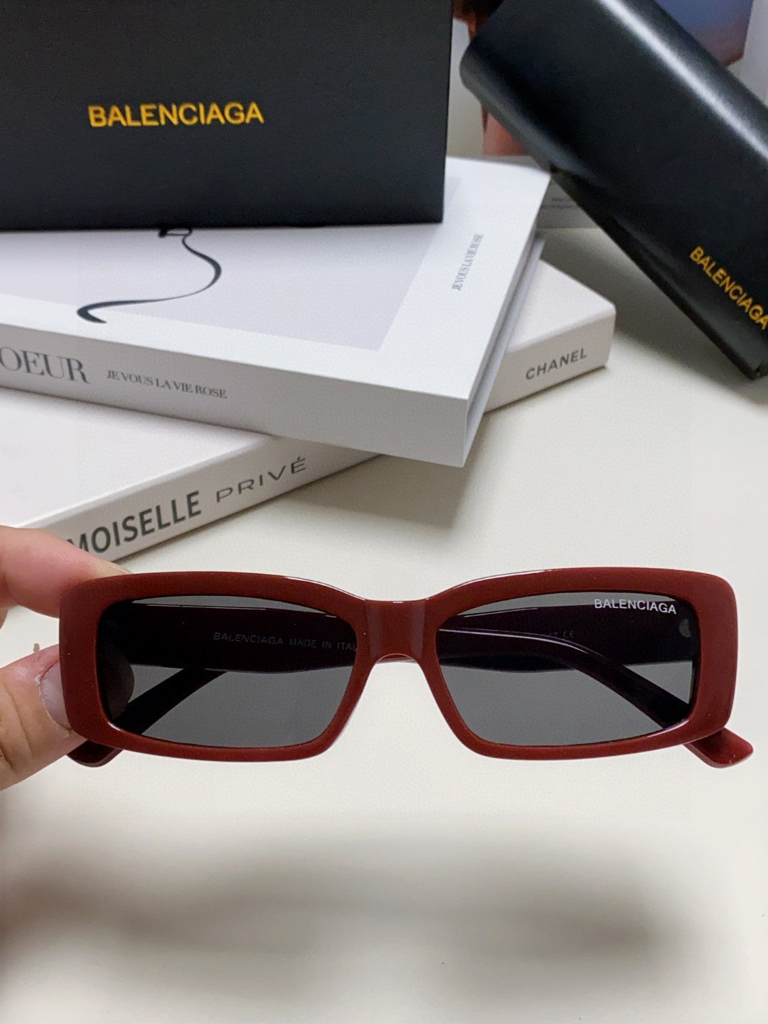 Balenciaga Rectangular Black Lens Sunglasses for Men & Women - 382920 - detail image 3