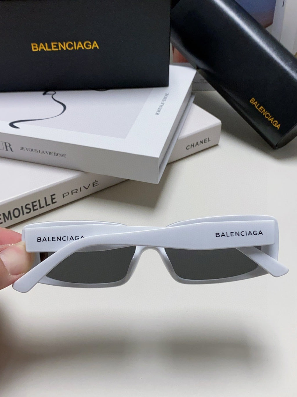 Balenciaga Rectangular Gray Lens Sunglasses for Men & Women - 382921 - detail image 4