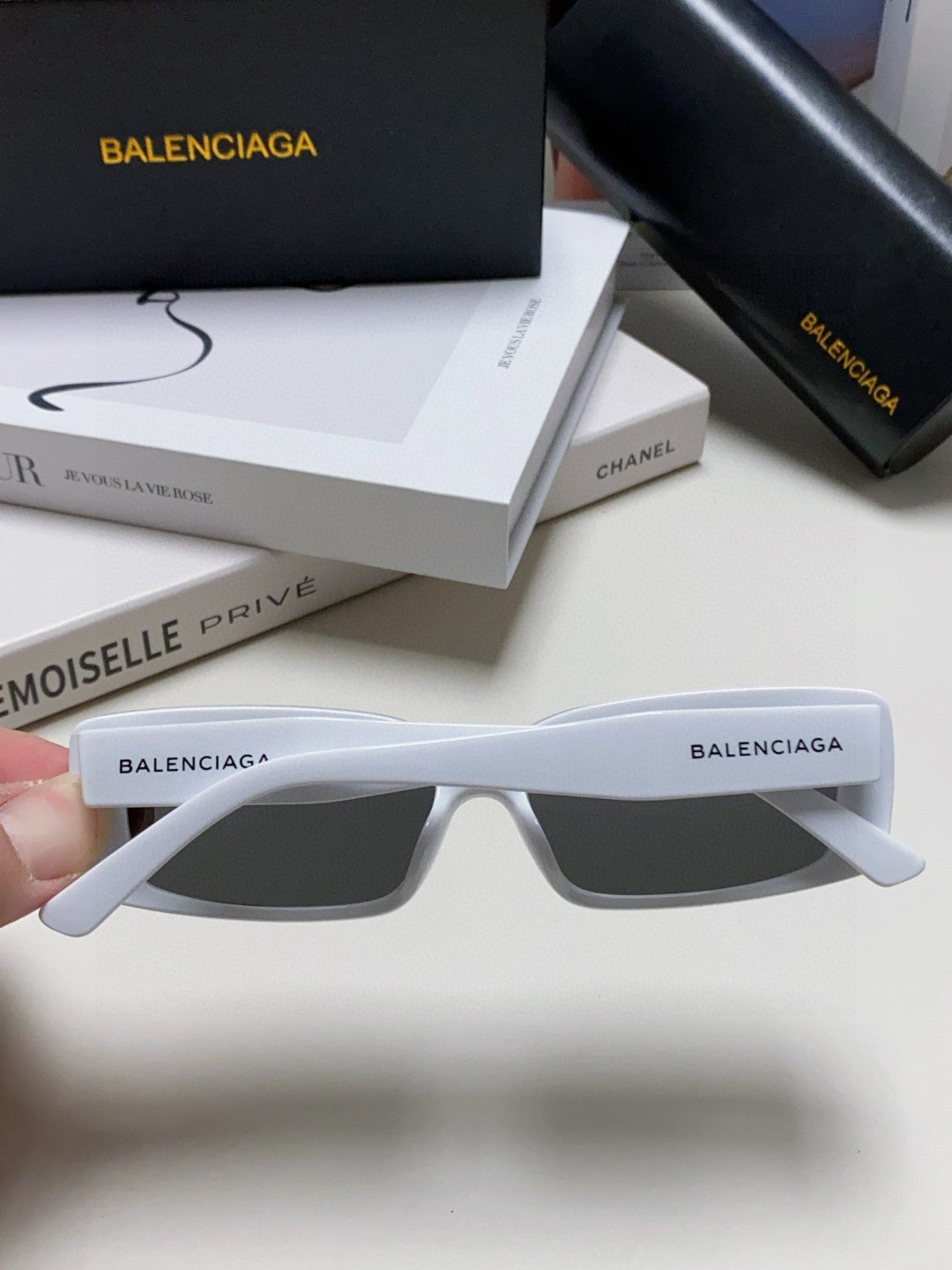 Balenciaga Rectangular Gray Lens Sunglasses for Men & Women - 382921 - detail image 4